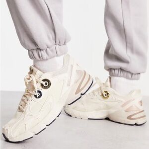 Adidas Astir Sneakers